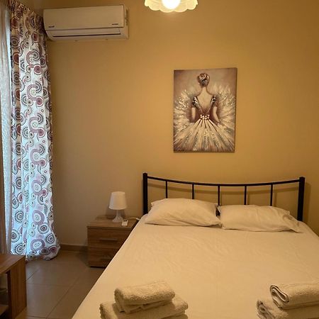E & F Sea View Flat Apartment Nea Peramos  Exterior photo